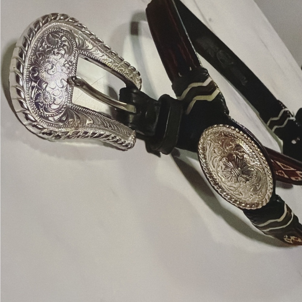 Vintage Western Top-Grain Leather Belt | Engraved Buckle & Medallions | Size 32